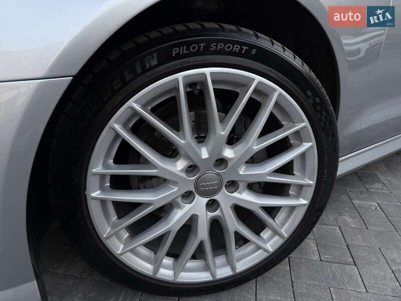 Седан Audi A6 2018 в Киеве