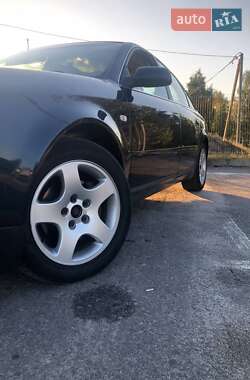Седан Audi A6 2004 в 