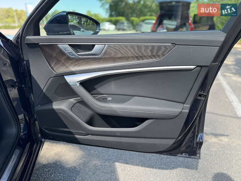 Седан Audi A6 2022 в Киеве