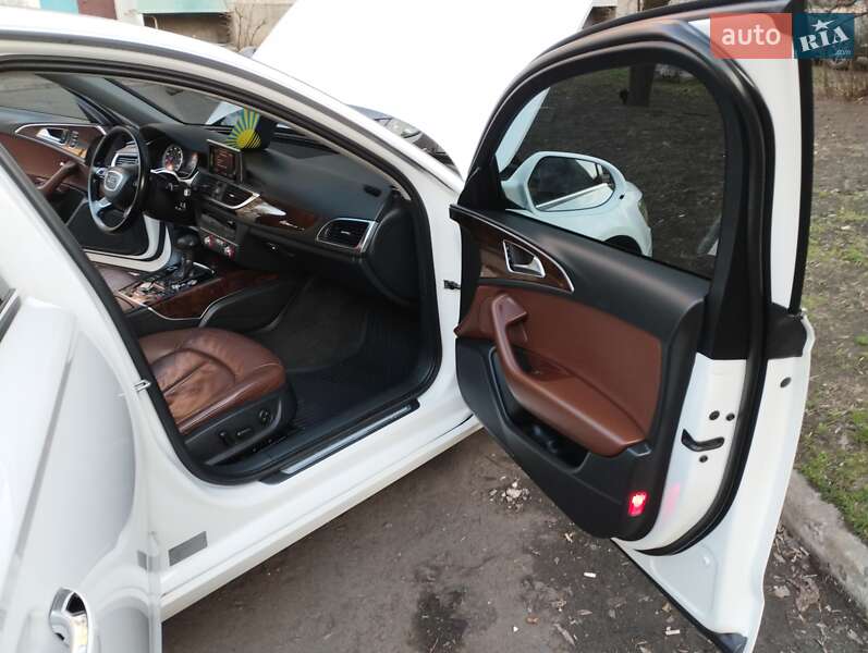 Седан Audi A6 2012 в Першотравенске