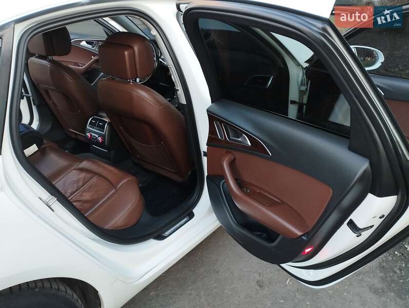 Седан Audi A6 2012 в Першотравенске