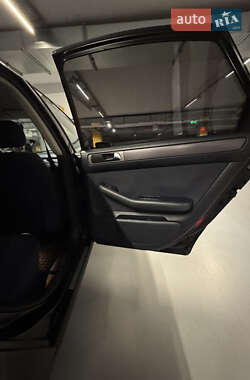 Седан Audi A6 2003 в 