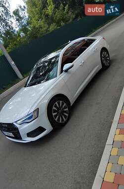 Седан Audi A6 2021 в 