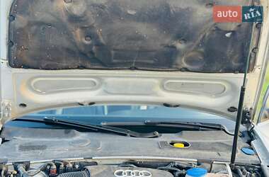 Седан Audi A6 2004 в 