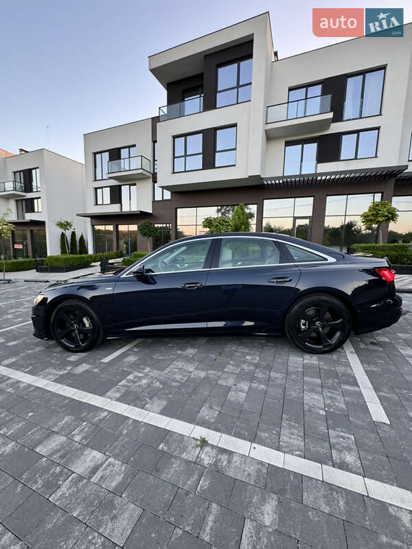 Седан Audi A6 2022 в Ужгороде