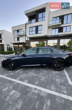 Седан Audi A6 2022 в 