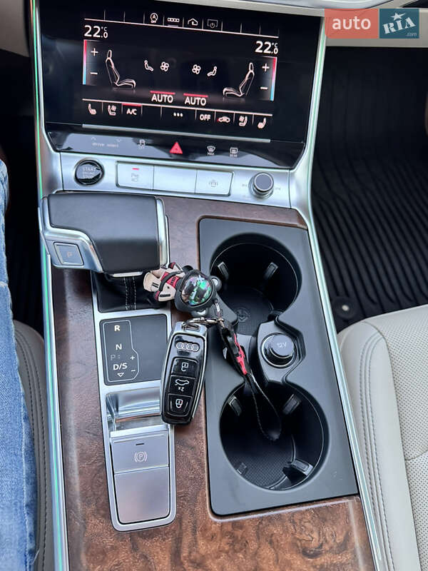 Седан Audi A6 2022 в Ужгороде