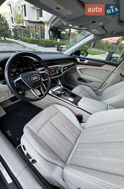 Седан Audi A6 2022 в 