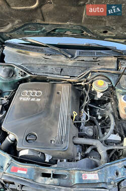 Универсал Audi A6 1995 в 
