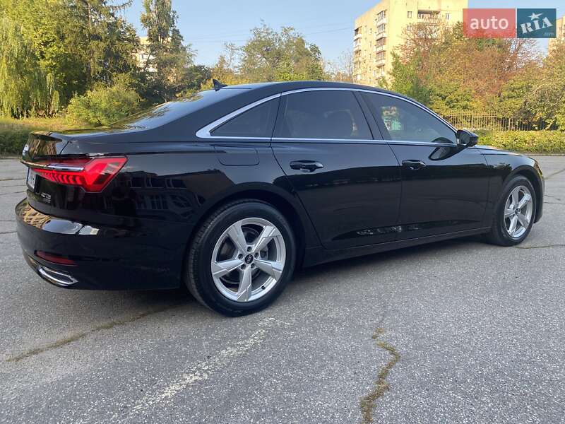 Седан Audi A6 2022 в Киеве