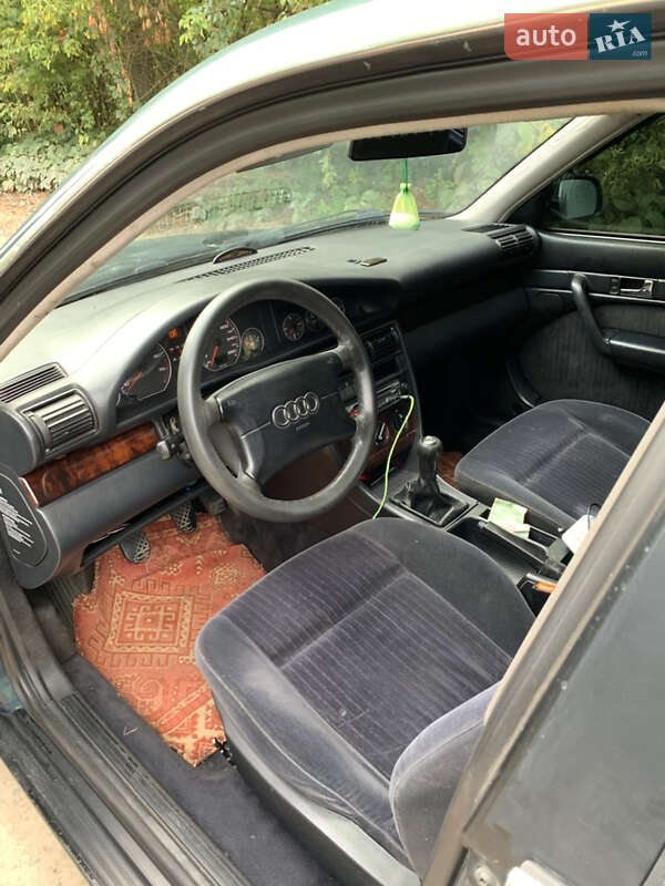 Седан Audi A6 1995 в Киверцах