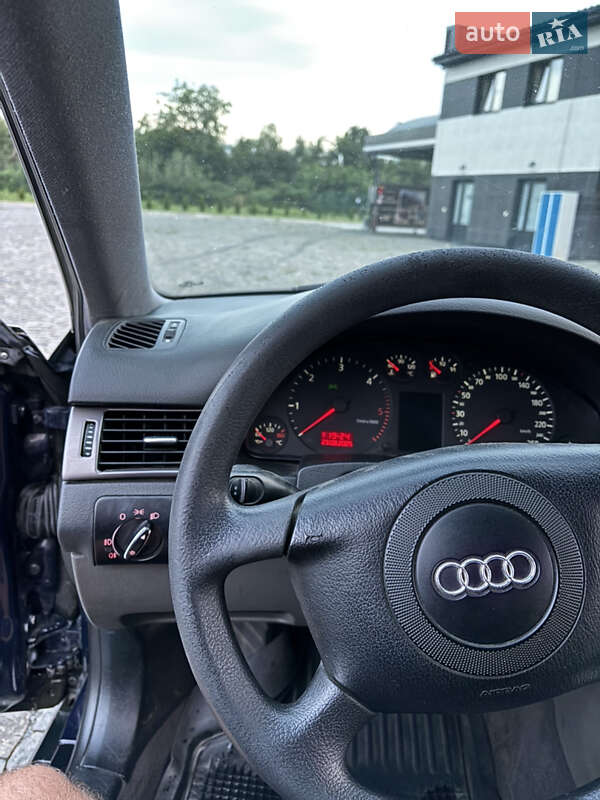 Седан Audi A6 2000 в Иршаве