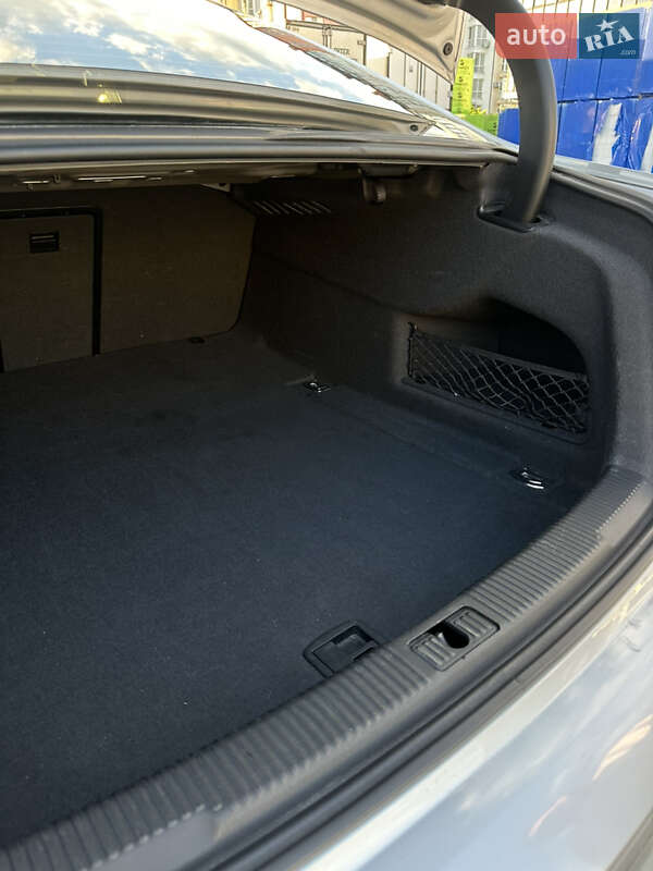 Седан Audi A6 2014 в Ивано-Франковске