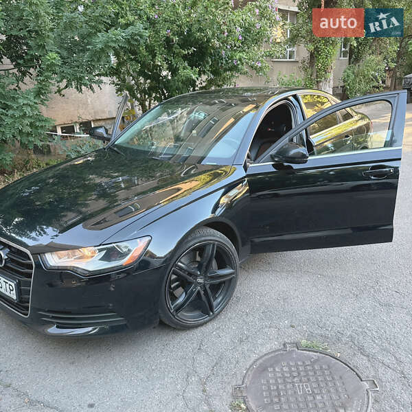 Седан Audi A6 2013 в 