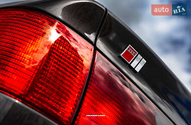 Седан Audi A6 1995 в 