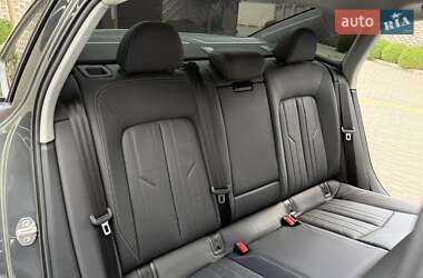 Седан Audi A6 2018 в 