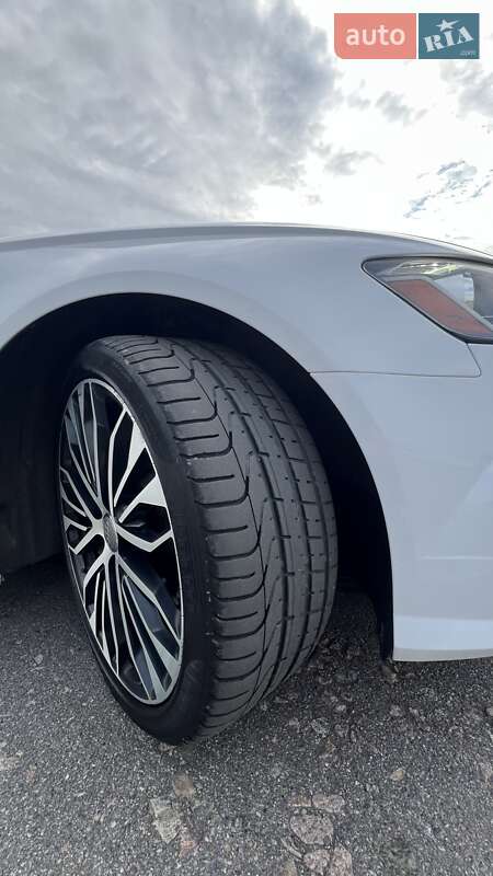 Седан Audi A6 2015 в Киеве