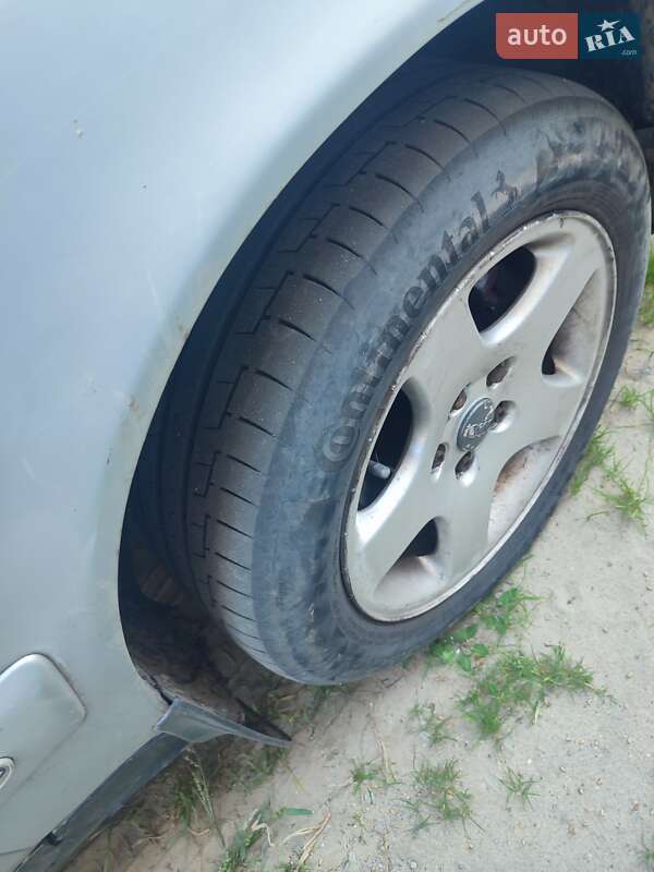 Седан Audi A6 1995 в Острозі