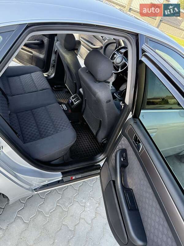 Седан Audi A6 2001 в Ровно