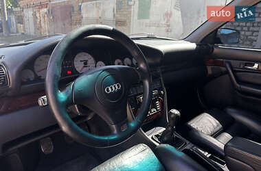 Седан Audi A6 1995 в 