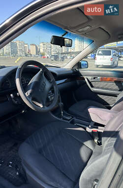Седан Audi A6 1996 в 