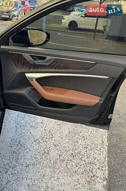 Седан Audi A6 2019 в 