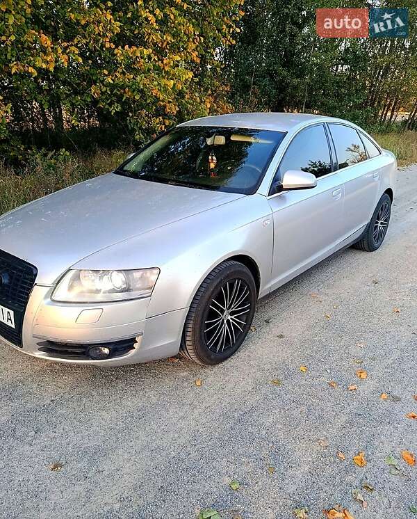 Седан Audi A6 2004 в 