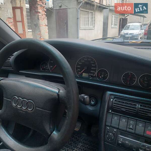 Седан Audi A6 1996 в Великом Березном
