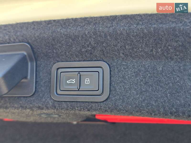 Седан Audi A6 2019 в Першотравенске