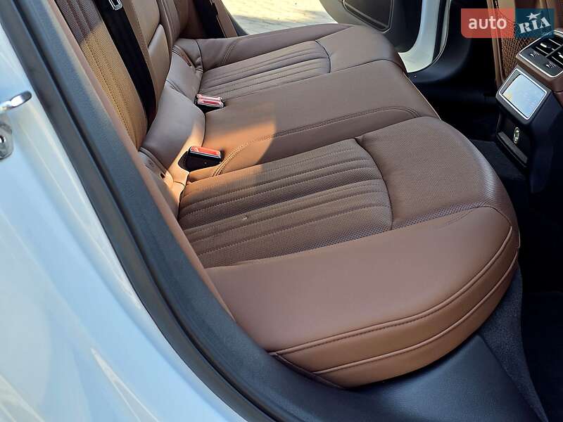 Седан Audi A6 2019 в Першотравенске
