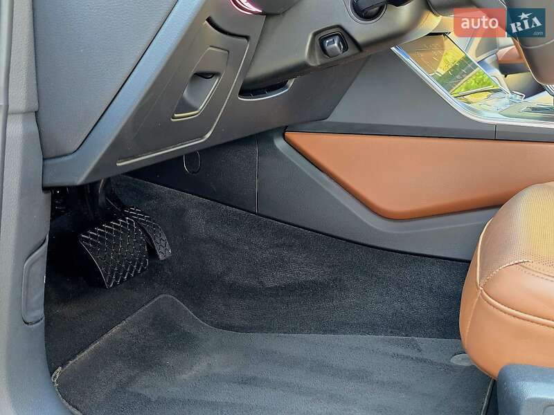 Седан Audi A6 2019 в Першотравенске
