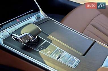 Седан Audi A6 2019 в 