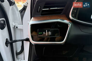 Седан Audi A6 2019 в 