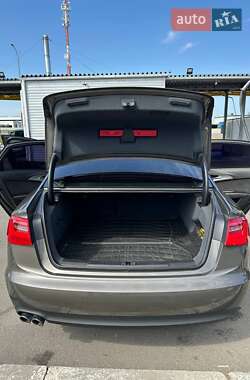 Седан Audi A6 2012 в 