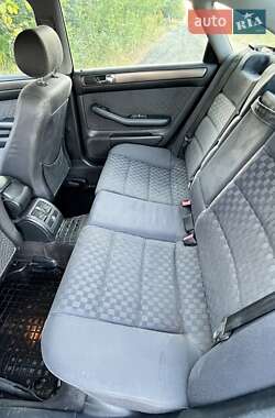 Седан Audi A6 2000 в 