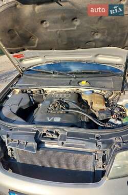Седан Audi A6 1998 в 