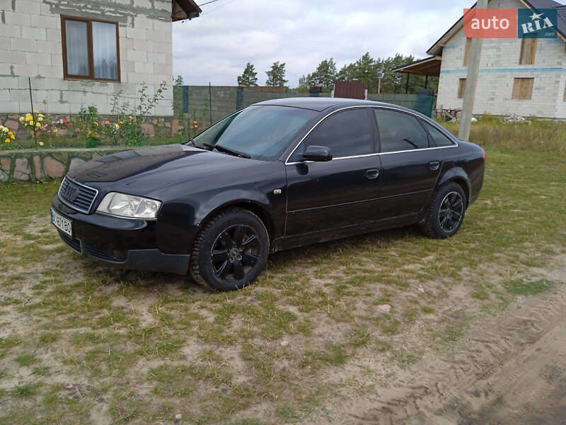 Седан Audi A6 2004 в Сарнах