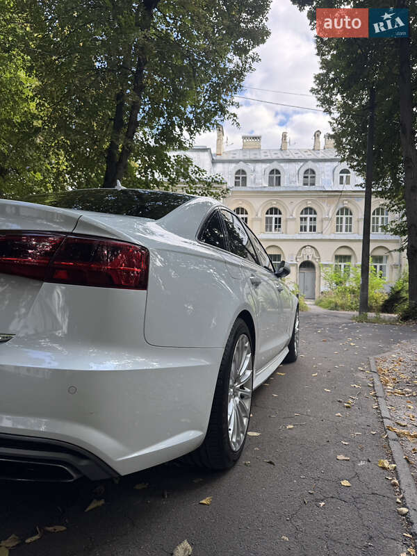 Седан Audi A6 2015 в Киеве