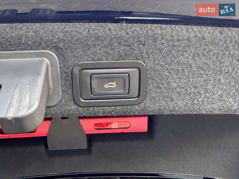 Седан Audi A6 2015 в Самборе