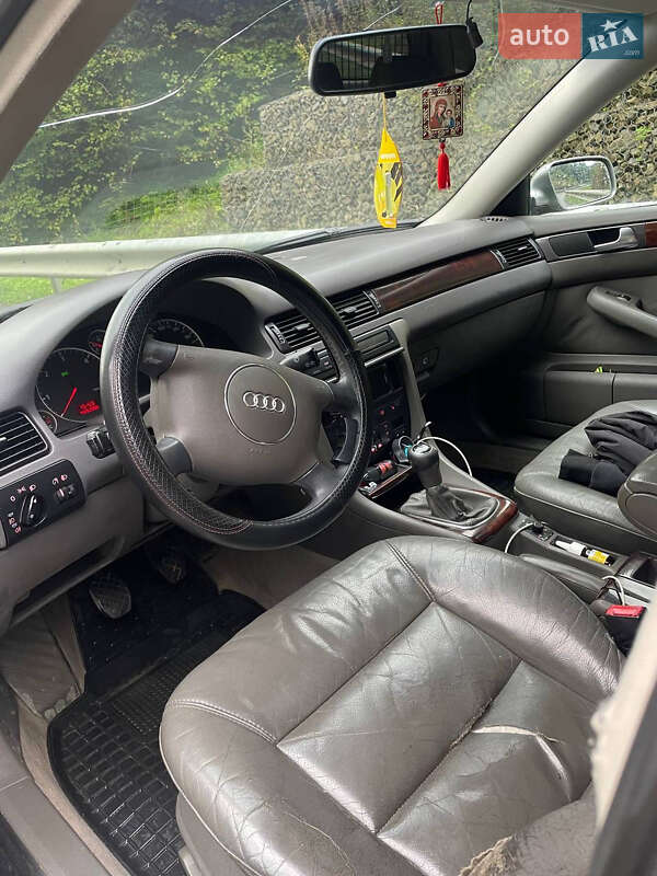 Универсал Audi A6 2004 в Сходнице