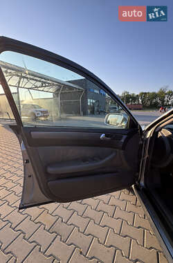 Седан Audi A6 2001 в 