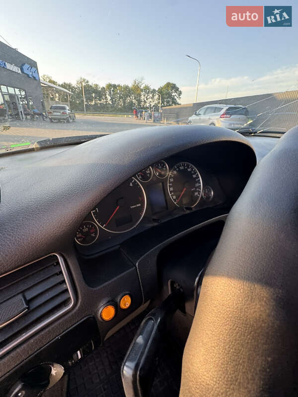 Седан Audi A6 2001 в Хмельницком