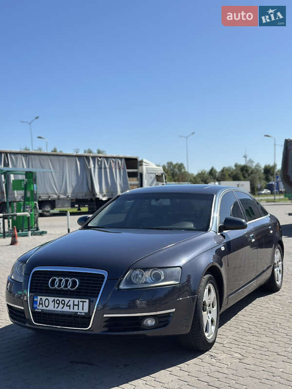 Седан Audi A6 2004 в 