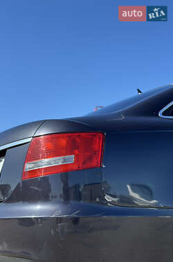Седан Audi A6 2004 в 