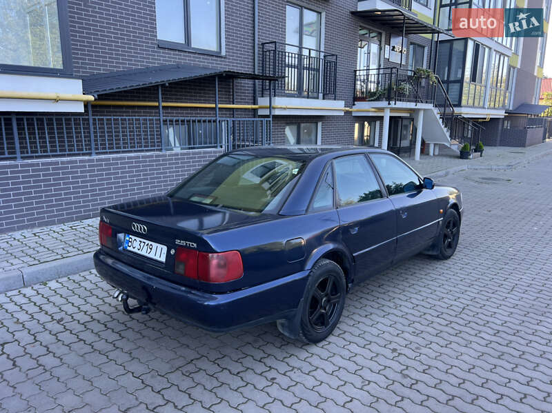 Седан Audi A6 1997 в Жовкве