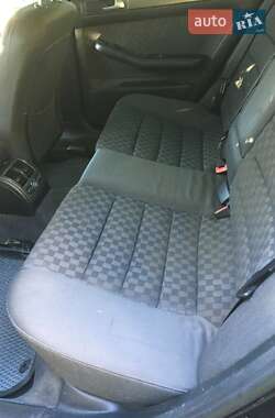 Седан Audi A6 2002 в 