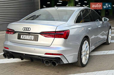 Седан Audi A6 2021 в 