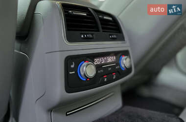 Седан Audi A6 2012 в 