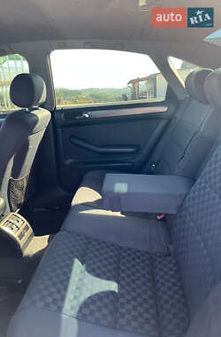 Седан Audi A6 1999 в 