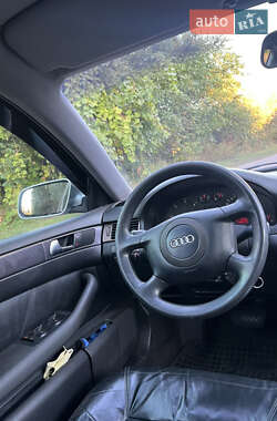 Седан Audi A6 2001 в 